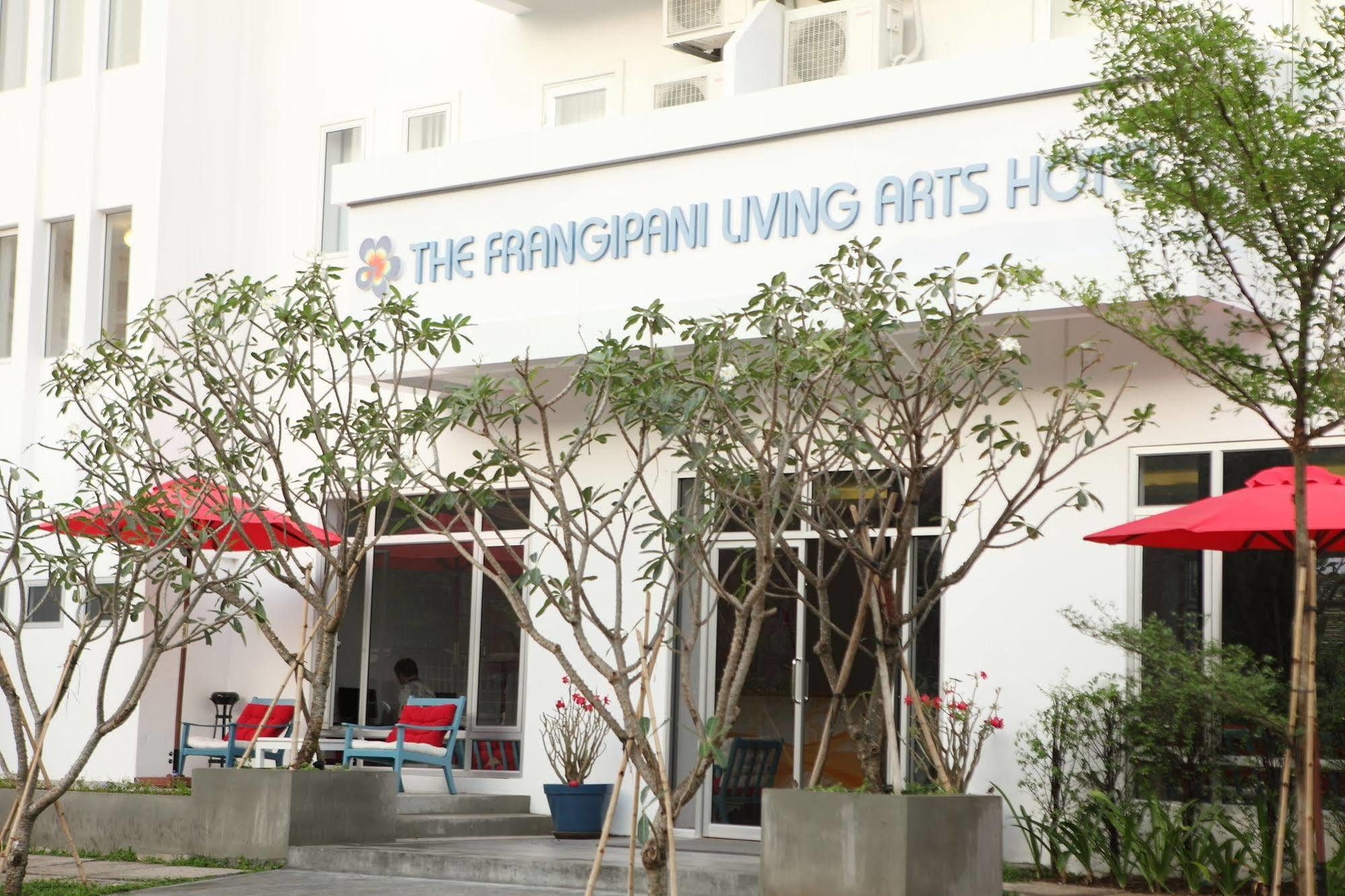 The Frangipani Living Arts Hotel And Spa Пномпень Екстер'єр фото